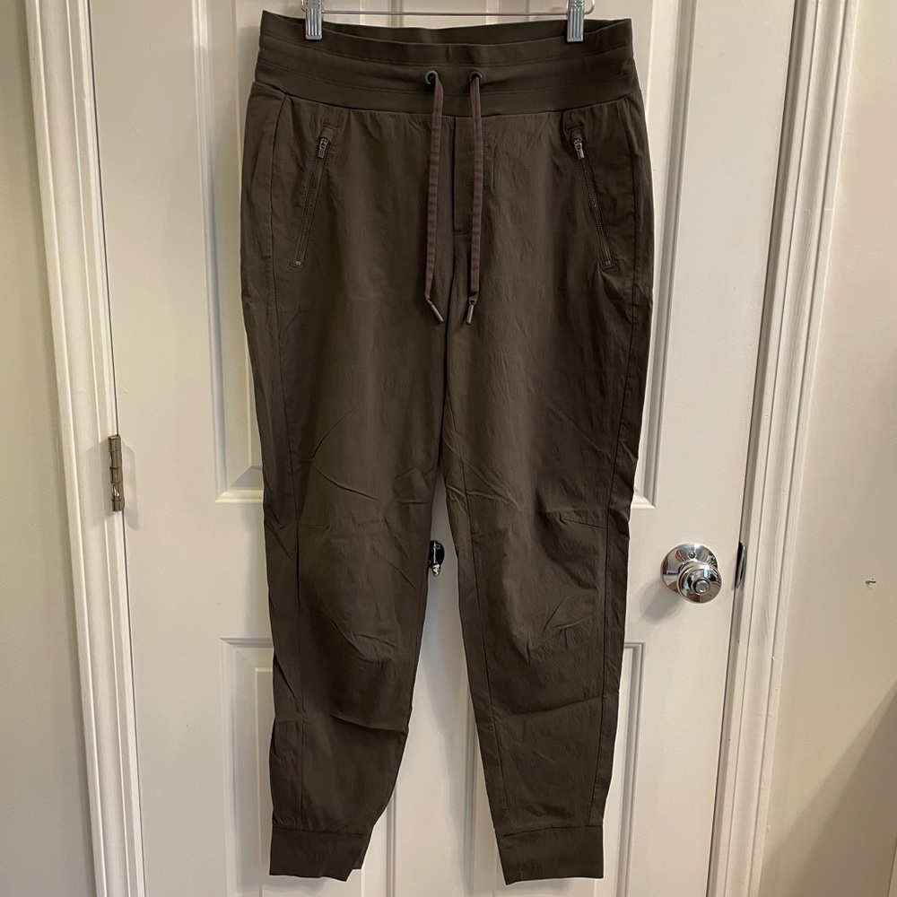 Athleta Trekkie North Joggers Size 8 Tall